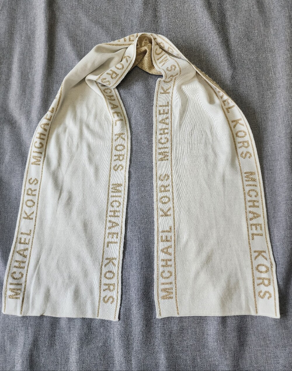 Michael Kors Reversible Scarf Gold & White